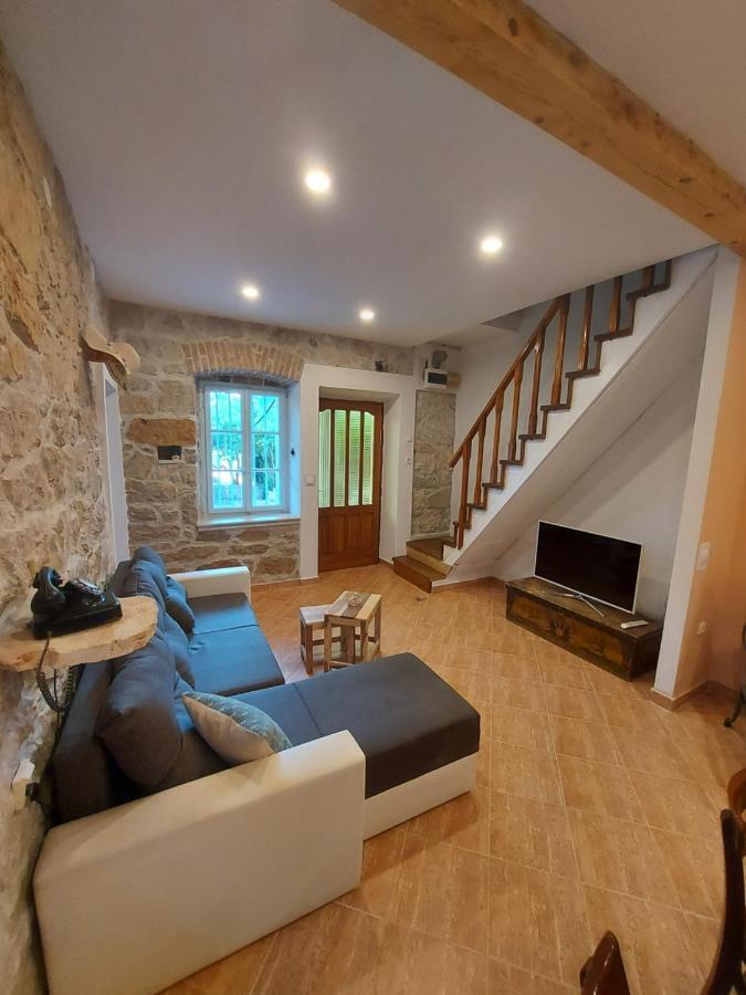 Holiday Home Pepe Banj Exterior photo