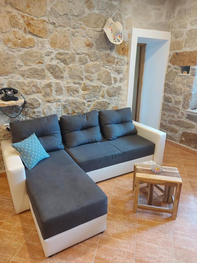 Holiday Home Pepe Banj Exterior photo